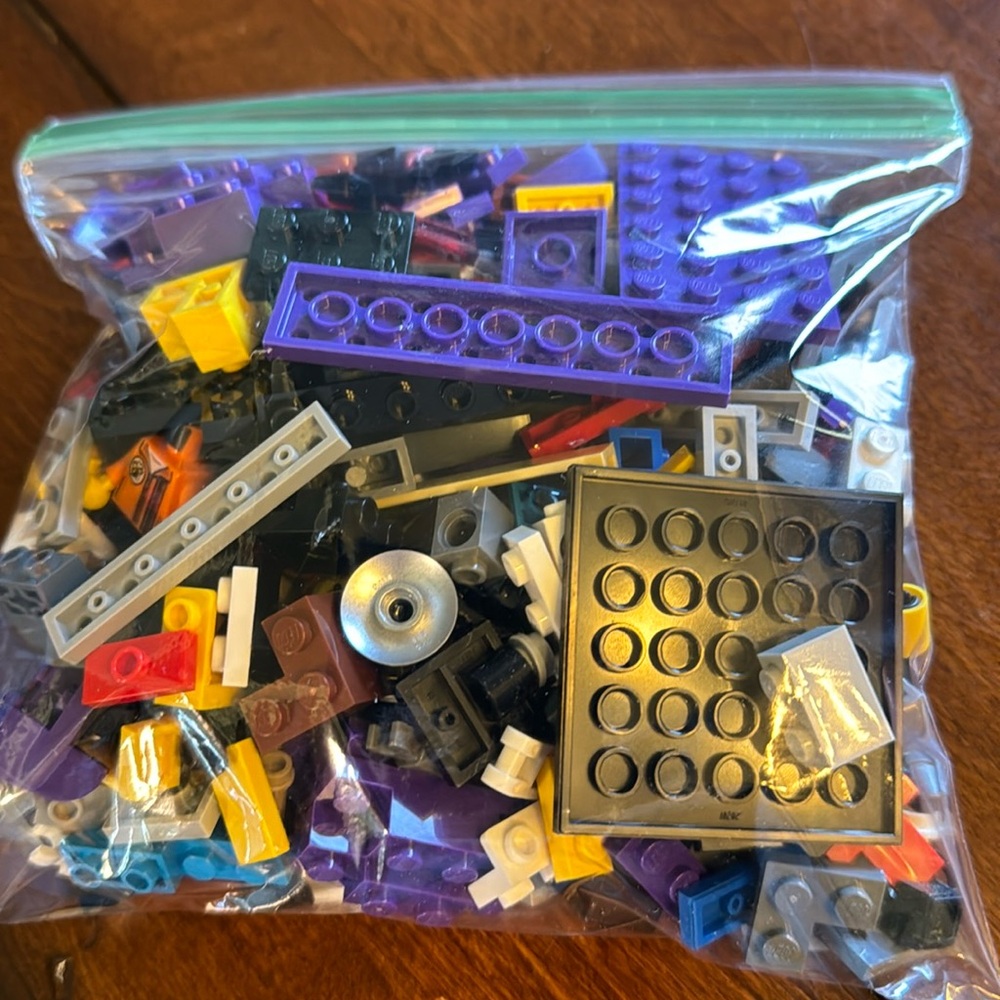 Misc Legos (sandwich size bag)